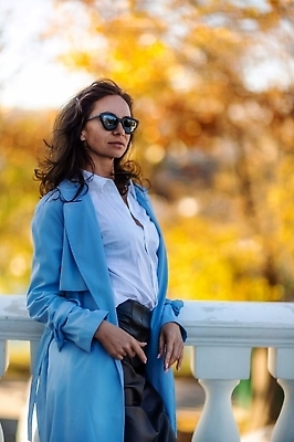 포토 JPG 해외이미지 백인 모델 라이프스타일 여자 행복 안경 여행 백그라운드 비즈니스 자연 성공 휴가 거리 한명 사람 성인 야외 여름 사무실 태양 뷰티 유행 여행객 기쁨 흰색 도시 화려 우아함 긍정 스타일 힙스터 해외202310 해외포토 자연요소 서양인 1 잡화 계절 패션 감정 컬러 컨셉 생활 생태계 파일형식