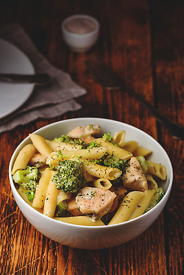 포토 JPG 해외이미지 전통 문화 음식 포크 다이어트 채소 파스타 건강 육류 요리 사람없음 초록색 식당 식사 저녁식사 치킨 튀김 흰색 조미료 사발 이탈리아음식 브로콜리 가슴 지중해 먹기 허브 크림 국수 유기농 후추 마카로니 펜네 카피스페이스 해외202310 해외포토 식물 식기 웰빙 바다 컬러 식재료 모션 서양음식 신체부위 상점 공백 면류 사기그릇 향신료 닭고기요리 파스타면 향미료 파일형식