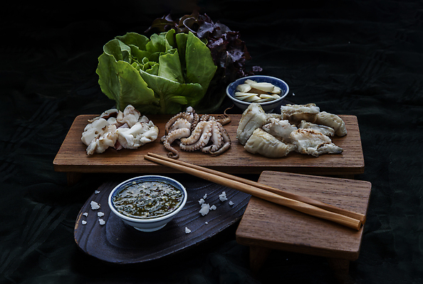 포토 JPG 해외이미지 디자인 아시아 음식 백그라운드 다이어트 재료 젓가락 벽지 검은배경 건강 마늘 요리 사람없음 목재 장식 초록색 뷰티 식사 저녁식사 맛 그릴 먹기 해산물 메뉴 오징어 유기농 매움 슬라이스 레시피 점심식사 영양분 오메가 핸드메이드 맛있는 해외202310 해외포토 나무 웰빙 나라 컬러 컨셉 채소 모션 주방용품 연체동물 수저 검은색 수중동물 파일형식