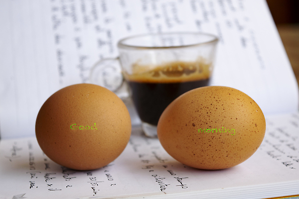 포토 JPG 해외이미지 행복 커피 아침 사람없음 컵 카페 마시기 기록 최고 메시지 아침식사 편지 공지사항 옛날 레터링 해외202310 해외포토 주간 식기 감정 음료 모션 상점 식사 파일형식