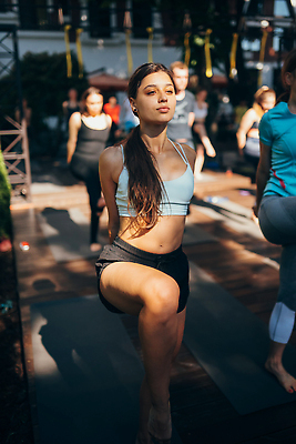 포토 JPG 해외이미지 모델 직업 학생 라이프스타일 웰빙 여자 스포츠 포즈 신체 요가 휴식 건강 한명 사람 성인 운동복 운동 뷰티 방 업무 가르침 몸무게 날씬함 연습 체육관 위치 적자 필라테스 아사나자세 해외202310 해외포토 1 옷 교육 컨셉 생활 요가자세 작업 몸매 파일형식