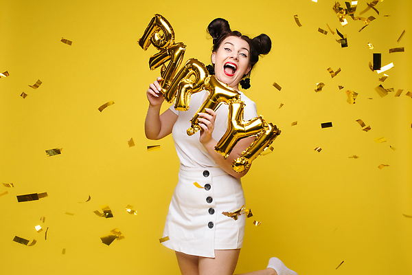 포토 JPG 해외이미지 백인 모델 1 라이프스타일 커플 응시 행복 얼굴 포즈 휴가 기념 한명 서기 웃음 사람 성인 선글라스 뷰티 유행 우정 축하 표현 생일 긍정 해외202310 해외포토 서양인 시선 기념일 감정 안경 컨셉 관계 모션 표정 생활 신체부위 친구 파일형식