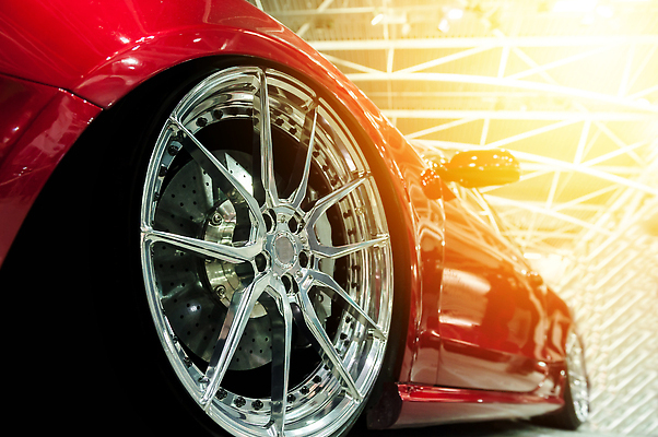 포토 JPG 해외이미지 스포츠 백그라운드 컨셉 교통시설 자동차 새로움 사람없음 옆모습 빨간색 빛 햇빛 태양 금속 힘 공연 운전 바퀴 가장자리 고급 우아함 브레이크 전시회 속도 타이어 엔진 범퍼 자동 해외202310 해외포토 자연요소 육상교통 뷰포인트 컬러 교통 모션 재질 이벤트 전시 둘레 시설 파일형식