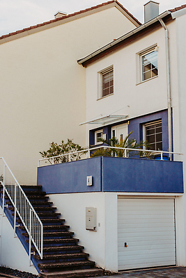 포토 JPG 해외이미지 전통 외관 꽃 유럽 여행 밭 건축양식 자연 하늘 지붕 휴가 벽돌 주택 독일 사람없음 야외 건물 목재 장식 초록색 뷰티 교회 마을 환경 봄 수확 시골 도시 역사 숲 작음 그림 시골집 알프스 장면 랜드마크 옛날 해외202310 해외포토 나무 식물 건축물 계절 건축 나라 컬러 농업 재료 종교건축 크기 생태계 파일형식