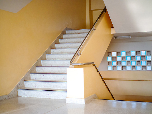 포토 JPG 해외이미지 디자인 외관 벽 비즈니스 창문 난간 추상 출입구 바닥 아파트 주택 실내 사람없음 내부 장식 빨간색 빛 문 계단 방 흰색 도시 홀 재산 고급 수리 단계 방법 옛날 우크라이나 철강 철책 콘크리트 화강암 스타일 비어있는 해외202310 해외포토 유럽 컬러 컨셉 무늬 건물 금융 공간 암석 파일형식