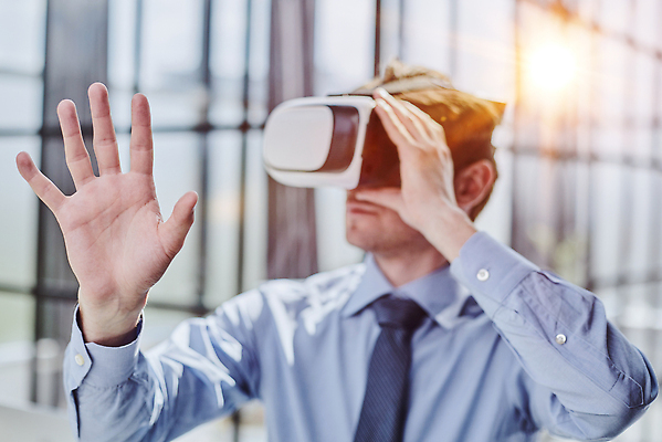 포토 JPG 해외이미지 남자 안경 지구 비즈니스 사업가 놀이 미래 고글 기술 실내 미소 사람없음 노트북 컴퓨터 글로벌 사무실 지구본 3D 헤드폰 행성 네트워크 연결 사이버 흥분 경영자 리더 전자 방송 덩어리 혁명 경영 혼자 가상 인터랙티브 현실 해외202310 해외포토 직업 잡화 감정 음향기기 컨셉 표정 사람 내부 전자제품 우주 디지털합성 파일형식