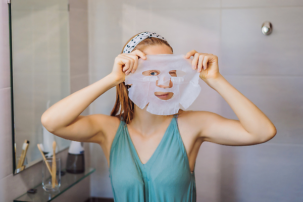 포토 JPG 해외이미지 백인 웰빙 여자 얼굴 부분 자연 아침 휴식 주택 건강 가면 한명 사람 치료 빨간색 뷰티 머리 스파 침묵 화장품 욕실 흰색 직물 매끈함 피부 피부관리 시트 테라피 고립 돌봄 보습 신청 해외202310 해외포토 주간 서양인 1 컬러 컨셉 의학 모션 건물 신체부위 소리 감각 생태계 파일형식