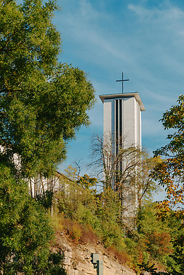 포토 JPG 해외이미지 구름 외관 실루엣 유럽 기독교 종교 문화 여행 백그라운드 십자가 건축양식 하늘 독일 사람없음 건물 파란색 빛 뷰티 교회 탑 일몰 새벽 흰색 기도 도시 예수 정상 땅 철 심볼 신성 북쪽 프라하 첨탑 랜드마크 신앙심 인기 해외202310 해외포토 자연요소 건축물 건축 나라 컬러 종교건축 촬영기법 노을 신_종교 방향 체코 파일형식