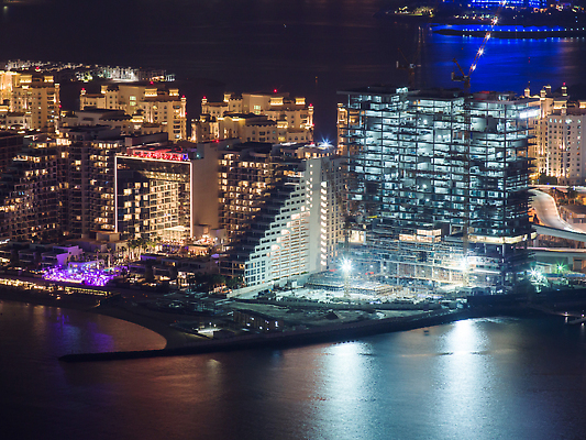 포토 JPG 해외이미지 응시 섬 여행 건축양식 호텔 휴가 손바닥 사람없음 건물 물 여름 파란색 컬러풀 뷰티 여행객 탑 식당 고층빌딩 사막 도시 보트 개울 역사 고급 중앙 저녁 휴양지 시력 하이테크 동쪽 스카이라인 아랍에미리트 두바이 랜드마크 인공 스타일 해외202310 해외포토 자연요소 건축물 손 시선 계절 건축 컬러 컨셉 배_교통 중동 숙소 기술 사람 빌딩 강 상점 장소 야간 방향 파일형식