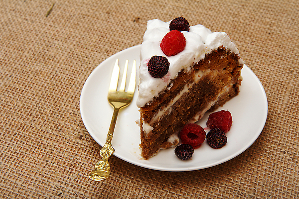 포토 JPG 해외이미지 전통 식기 접시 음식 조각 백그라운드 포크 과일 탁자 디저트 요리 사람없음 케이크 주방 흰색 공구 신선 달콤 설탕 굽기 먹기 삼베 크림 산딸기 페스츄리 핸드메이드 맛있는 해외202310 해외포토 빵 컬러 가구 모션 도구 맛 구이 파일형식 천_직물