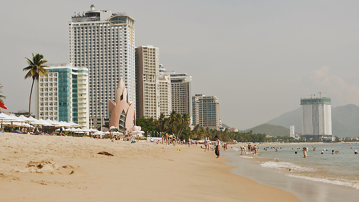 포토 JPG 해외이미지 구름 전통 유럽 아시아 모래 바다 여행 의자 자연 하늘 추상 휴가 사람 풍경 사람없음 물 여름 파란색 햇빛 태양 뷰티 탑 맑음 수영 중국 도시 휴게실 센터 구출 속도 휴양지 베트남 동쪽 남쪽 구역 인도차이나반도 해외202310 해외포토 자연요소 건축물 계절 나라 컬러 가구 무늬 날씨 동남아시아 장소 수상스포츠 도움 방향 생태계 파일형식