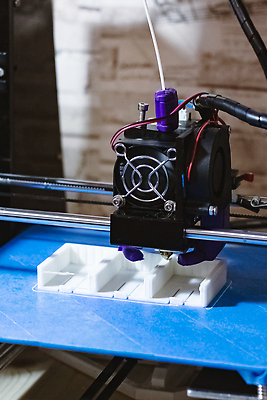 포토 JPG 해외이미지 모양 산업 과학 포즈 미래 기술 사람없음 세로 파란색 머리 3D 기계 장비 공구 작업 실험실 제조 플라스틱 천 묘사 만들기 심플 전자 공학 혁명 방법 소프트웨어 해외202310 해외포토 교육 컬러 컨셉 모션 재질 실험 신체부위 도구 직물 디지털합성 파일형식