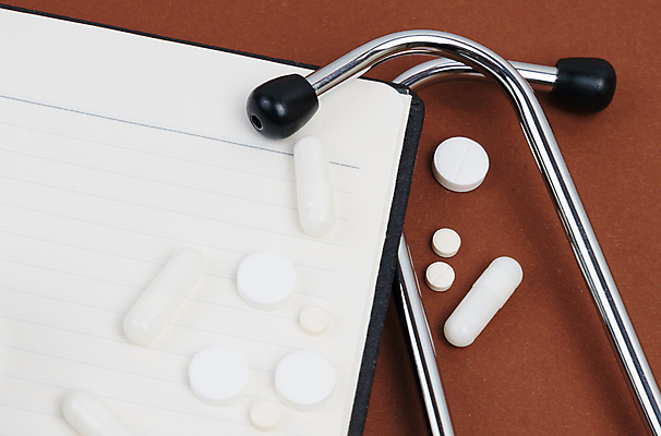 포토 JPG 해외이미지 무료이미지 청진기 건강 사람없음 치료 알약 처방 해외202310 해외포토 의학 의료기기 약 파일형식 무료콘텐츠