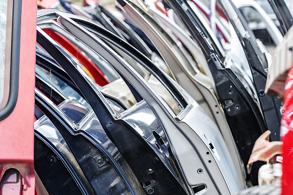 포토 JPG 해외이미지 산업 비즈니스 교통시설 자동차 사람없음 쌓기 환경 금속 재활용 손상 쓰레기 폐기물 파편 충돌 사건 철 버리기 부식 한조각 흙더미 모터 낭비 고물상 깨짐 옛날 자동 중고 처리 철강 해외202310 해외포토 1 육상교통 교통 컨셉 모션 재질 흙 시설 친환경 파일형식 더미