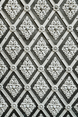 포토 JPG 해외이미지 전통 디자인 문화 벽 백그라운드 패턴 표면 추상 주택 손잡이 미술 동양인 사람없음 목재 장식 갈색 문 금속 블록 수확 골동품 못 판넬 오픈 화려 클래식 고급 철 묘사 부식 질감 목공예 동쪽 수목 옛날 철강 스타일 반복 해외202310 해외포토 나무 컬러 컨셉 무늬 농업 재료 재질 문화예술 인종 건물 공구 공예 방향 파일형식