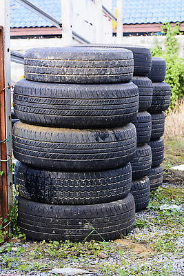 포토 JPG 해외이미지 백그라운드 밭 자동차 사람없음 쌓기 환경 검은색 재활용 바퀴 그룹 오염 쓰레기 타이어 고무 흙더미 낭비 고립 옛날 중고 해외202310 해외포토 육상교통 컬러 컨셉 농업 모션 흙 친환경 파일형식 더미