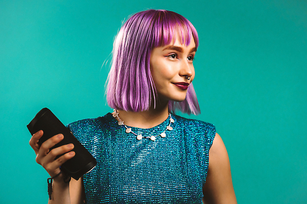 포토 JPG 해외이미지 백인 모델 여자 행복 감정 얼굴 음악 백그라운드 청소년 실내 한명 미소 사람 성인 10대 빛 금발 뷰티 디지털 소리 기쁨 댄서 춤 무선전화기 전자 오디오 시끄러움 고립 리듬 혼자 스타일 힙스터 해외202310 해외포토 서양인 직업 1 헤어스타일 패션 문화예술 표정 내부 신체부위 전자제품 전화기 파일형식