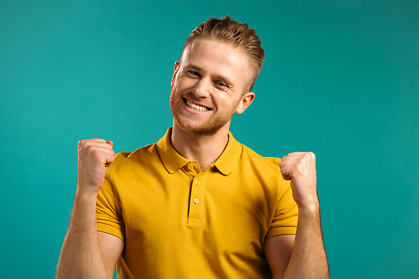 포토 JPG 해외이미지 스튜디오촬영 모델 학생 라이프스타일 긴머리 응시 남자 행복 얼굴 백그라운드 청소년 휴식 갈색머리 실내 한명 미소 사람 성인 앞모습 가로 뷰티 기쁨 흰색 화려 필름 미녀 긍정 내추럴 고립 해외202310 해외포토 1 헤어스타일 시선 감정 뷰포인트 컬러 컨셉 표정 내부 생활 신체부위 미인 파일형식