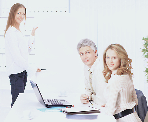 포토 JPG 해외이미지 백인 직업 1 라이프스타일 응시 남자 행복 벽 백그라운드 비즈니스 사업가 성공 넥타이 노동자 새로움 실내 관리 서기 미소 사람 정장 성인 세명 빛 청춘 사무실 우주 교사 흰색 표현 비즈니스맨 자신감 시원함 스마트 경영자 내추럴 경영 고립 혼자 해외202310 해외포토 서양인 시선 잡화 옷 감정 컬러 컨셉 모션 표정 내부 생활 직장인 리더 파일형식