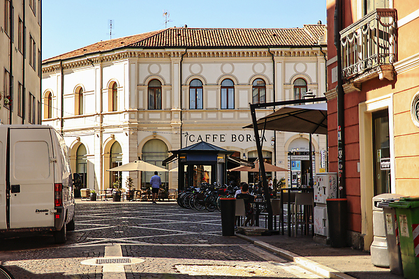 포토 JPG 해외이미지 주간 문화 여행 건축양식 주택 미술 사람없음 빛 태양 조각상 마을 탑 일몰 이탈리아 종 바위 도시 센터 역사 도심 손목시계 정사각형 기념물 종탑 시청 돛대 가리발디 해외202310 해외포토 자연요소 도형 건축물 건축 유럽 시계 장신구 문화예술 건물 조형물 노을 돌_바위 위인 관공서 정치가 파일형식