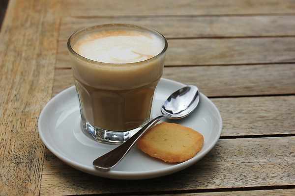 포토 JPG 해외이미지 접시 커피 음료 음식 컨셉 유리 탁자 사람없음 목재 컵 갈색 숟가락 거품 우유 흰색 신선 바 컵받침 크림 묘사 오브젝트 상쾌 카푸치노 라떼 철강 해외202310 해외포토 나무 식기 감정 컬러 가구 재료 재질 유제품 수저 받침대 파일형식