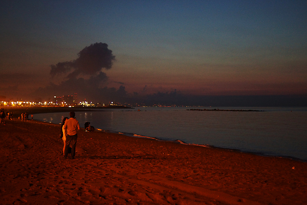 포토 JPG 해외이미지 식물 해외 수영복 유럽 스포츠 파도 여행 다이어트 자연 하늘 근육 사람 풍경 사람없음 야외 여름 비키니 도시풍경 맑음 스페인 지중해 만족 휴양지 양산 바르셀로나 랜드마크 카피스페이스 해외202310 해외포토 옷 계절 감정 나라 바다 날씨 건강 공백 장소 도시 생태계 파일형식
