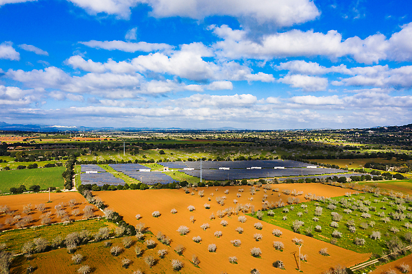 포토 JPG 해외이미지 식물 구름 산업 밭 비즈니스 자연 하늘 세포 안테나 풍경 사람없음 여름 경제 햇빛 태양 환경 힘 재활용 에너지 시골 판넬 그룹 스페인 역 보호 지중해 에코 반도체 자원 해결 세대 항공촬영 혁명 베터리 생태학 공급 해외202310 해외포토 자연요소 계절 교육 유럽 바다 뷰포인트 컨셉 농업 통신 교통시설 친환경 생태계 파일형식