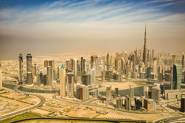 포토 JPG 해외이미지 도로 여행 비즈니스 중동 하늘 사람없음 건물 도시풍경 사무실 고층빌딩 사막 도시 고속도로 헬리콥터 이웃 아랍에미리트 두바이 해외202310 해외포토 건축물 나라 길 교통시설 비행기 풍경 빌딩 파일형식