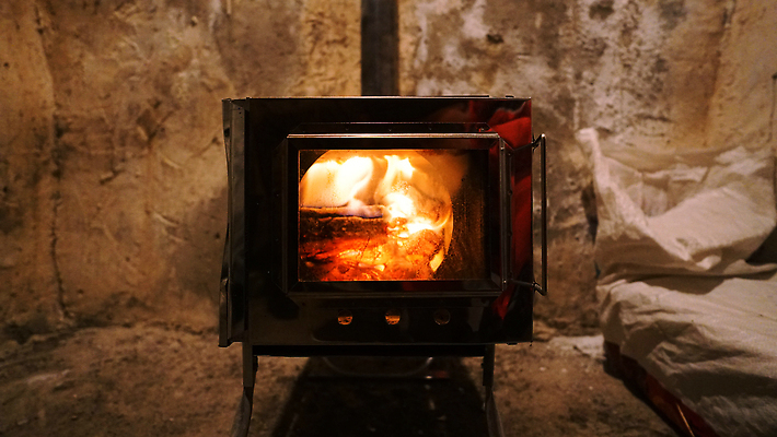 포토 JPG 해외이미지 벽 오렌지 불꽃 산 따뜻함 요리 사람없음 야외 목재 쌓기 검은색 어둠 캠핑 방 하이킹 에너지 뜨거움 연기 야간 오두막 장작 모닥불 바비큐 난로 벽난로 연료 가스 온도 숯 광 옛날 재 지옥 화상 해외202310 해외포토 자연요소 나무 음식 컬러 과일 재료 모션 불 레저 상처 난방기 파일형식