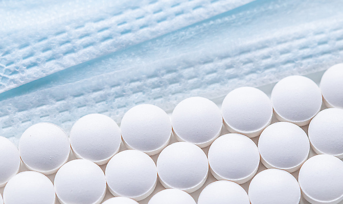 포토 JPG 해외이미지 선 과학 백그라운드 다이어트 재료 건강 가면 사람없음 치료 파란색 알약 약 흰색 긴급 호흡기관 바이러스 보호 질병 약국 비타민 테라피 조제 보충 돌봄 줄서기 코로나바이러스 해외202310 해외포토 컬러 컨셉 의학 모션 뷰티 장기_의학 만들기 영양소 파일형식