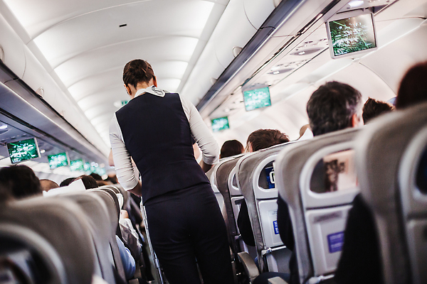 포토 JPG 해외이미지 직업 여행 유니폼 의자 비즈니스 교통시설 하늘 비행기 서브 항해 실내 사람 사람없음 내부 경제 여행객 스크린 업무 복도 승무원 항공 서비스 통로 상업 머리위 제트기 일반 대패 줄서기 해외202310 해외포토 옷 가구 교통 배_교통 항공교통 모션 대중교통 작업 시설 파일형식