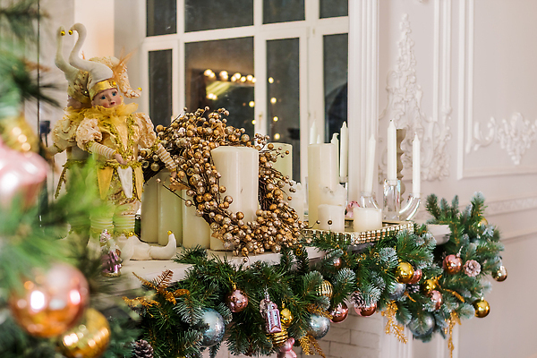 포토 JPG 해외이미지 나무 디자인 계절 가구 백그라운드 크리스마스 겨울 가족 불 휴가 새로움 양말 아파트 주택 따뜻함 선물 앉기 사람없음 내부 장식 빨간색 빛 뷰티 축제 방 흰색 축하 시간 휴게실 고급 편안함 12월 벽난로 기회 장면 리빙 스타일 해외202310 해외포토 자연요소 식물 기념일 컬러 생활용품 컨셉 관계 모션 건물 감각 날짜 파일형식