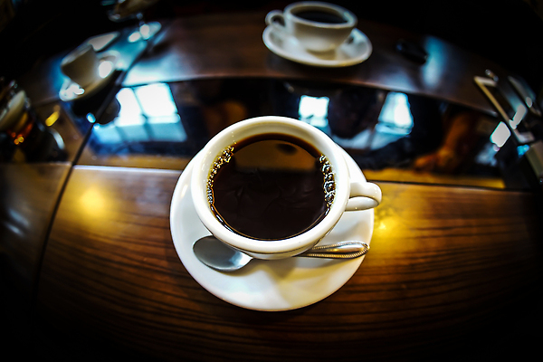 포토 JPG 해외이미지 식기 접시 커피 음료 음식 탁자 휴식 콩 실내 사람없음 컵 상점 식당 숟가락 카페 원두 신선 차 커피잔 굽기 함선 카페인 해외202310 해외포토 가구 컨셉 배_교통 잔 곡류 수저 내부 구이 파일형식