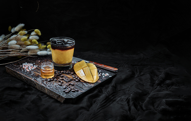 포토 JPG 해외이미지 디자인 커피 음료 조각 검은배경 미술 사람없음 장식 노란색 주스 원두 신선 달콤 맛 혼합 굽기 열대과일 메뉴 상쾌 향 꿀 비타민 에스프레소 떨림 구성 스무디 아라비카 이국적 핸드메이드 맛있는 해외202310 해외포토 감정 컬러 백그라운드 컨셉 과일 모션 문화예술 검은색 구이 영양소 파일형식