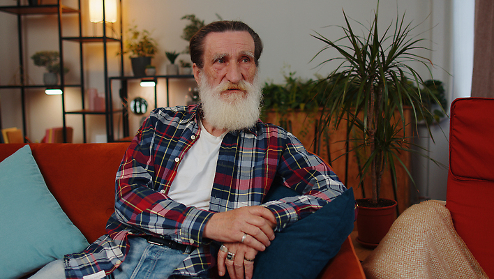 포토 JPG 해외이미지 백인 할아버지 노년 남자 얼굴 생각 거실 수염 스트레스 아파트 주택 실내 한명 사람 소파 비즈니스우먼 자신감 좌절 고독 질병 은퇴 집중 고민 문제 긴장 실수 파산 배려 심각 우울감 우울증 위기 조부모 혼자 해외202310 해외포토 서양인 1 여자 감정 컨셉 의자 비즈니스 의학 가족 성인 내부 건물 신체부위 금융 직장인 파일형식