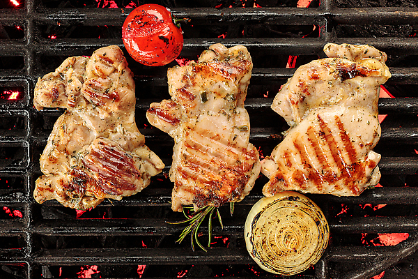 포토 JPG 해외이미지 접시 음식 백그라운드 불 뼈 주택 육류 요리 동양인 사람없음 정원 저녁식사 치킨 중국 소고기 튀김 껍질 신선 뜨거움 그릴 큼 바비큐 자르기 굽기 먹기 숯 연소 항공촬영 케밥 석탄 개조 맛있는 해외202310 해외포토 자연요소 식기 아시아 뷰포인트 식재료 모션 주방용품 인종 건물 식사 크기 구이 닭고기요리 파일형식