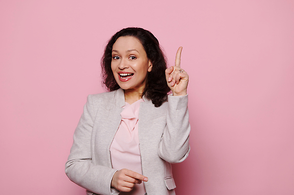 포토 JPG 해외이미지 스튜디오촬영 캐릭터 응시 40대 중년 컨셉 비즈니스 CEO 사업가 성공 한명 미소 사람 캐주얼 뷰티 귀여움 놀람 표현 자신감 우아함 경영자 다민족 고립 목업 스타일 카피스페이스 해외202310 해외포토 직업 1 시선 옷 감정 실내 표정 성인 공백 리더 파일형식