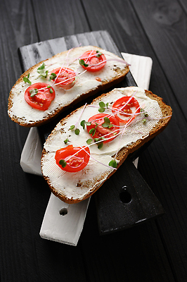 포토 JPG 해외이미지 음식 빵 조각 백그라운드 다이어트 토마토 채소 탁자 치즈 샌드위치 건강 덴마크 요리 사람없음 목재 초록색 새싹 주방 식사 저녁식사 회색 시골 신선 닫기 맛 아침식사 낟알 허브 메뉴 유기농 토스트 건강식 점심식사 브루스케타 영양분 채식주의자 콘크리트 핸드메이드 호밀 비건 맛있는 해외202310 해외포토 나무 식물 웰빙 컬러 가구 컨셉 재료 모션 유제품 곡류 북유럽 채식 파일형식