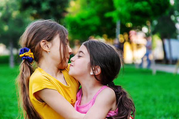 포토 JPG 해외이미지 식물 동물 백인 1 라이프스타일 손 배너 응시 공원 교육 행복 어린이 곤충 학교 자연 유리 놀이 사랑 사람 소년 사람없음 야외 초록색 여름 학습 스터디 청춘 정원 확대 작음 오브젝트 달팽이 생물학 발견 카피스페이스 해외202310 해외포토 서양인 시선 계절 공공시설 남자 감정 컬러 컨셉 재질 연체동물 생활 신체부위 공백 크기 생태계 파일형식