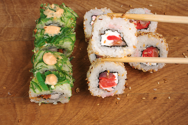 포토 JPG 해외이미지 백그라운드 다이어트 채소 요리 동양인 사람없음 목재 세트 주방 식당 회 해조류 맛 고추냉이 준비 깨 동쪽 아보카도 해외202310 해외포토 나무 음식 컨셉 과일 식재료 재료 건강 인종 상점 양념 조미료 해양식물 방향 파일형식