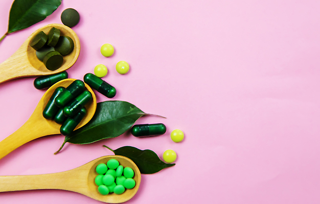 포토 JPG 해외이미지 식물 꽃 백그라운드 공 자연 유리 건강 사람없음 목재 치료 빨간색 초록색 알약 약 노란색 수확 흰색 약초 질병 허브 유기농 테라피 조제 내추럴 복용 자연요법 추출 치료제 캐모마일 해외202310 해외포토 나무 웰빙 컬러 농업 재료 의학 재질 뷰티 풀_식물 생태계 만들기 파일형식