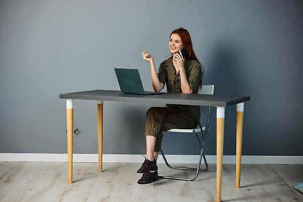 포토 JPG 해외이미지 직업 학생 라이프스타일 여자 행복 인터넷 비즈니스 사업가 탁자 모바일 대화 한명 사람 앉기 20대 성인 10대 노트북 스마트폰 핸드폰 스터디 컴퓨터 사무실 독서 뷰티 공책 업무 작업 직장인 비즈니스우먼 연결 경영자 텔레마케팅 온라인 빨간머리 경영 진짜 프리랜서 해외202310 해외포토 1 헤어스타일 감정 가구 모션 청소년 문구용품 말하기 청년 생활 전자제품 스마트기기 학습 서비스업 리더 파일형식