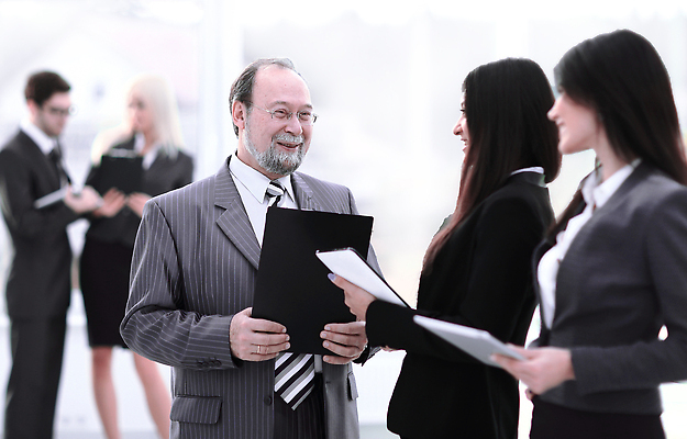 포토 JPG 해외이미지 백인 직업 라이프스타일 응시 여자 교육 남자 행복 얼굴 컨셉 회사 비즈니스 사업가 노동자 함께함 실내 서기 미소 사람 정장 여러명 금융 사무실 유행 흰색 비즈니스맨 비즈니스우먼 자신감 홀 그룹 큼 종업원 스마트 동료 직원 상담 경영자 리더 방법 해외202310 해외포토 서양인 시선 옷 감정 컬러 다수 관계 모션 표정 내부 생활 신체부위 경제 공간 직장인 크기 파일형식
