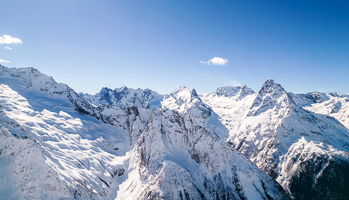 포토 JPG 해외이미지 구름 스포츠 여행 백그라운드 겨울 자연 하늘 휴가 스키 산 안테나 파노라마 풍경 사람없음 가로 파란색 뷰티 여행객 평화 맑음 얼음 안개 흰색 정상 호기심 산등성이 빙하 오르기 엽서 항공촬영 우수 전국 절정 수평선 해외202310 해외포토 자연요소 계절 감정 뷰포인트 컬러 컨셉 통신 모션 날씨 겨울스포츠 촬영기법 사람 편지 절기 생태계 파일형식