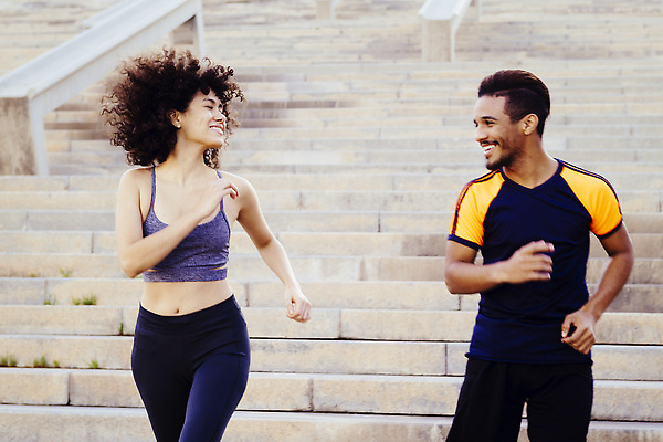 포토 JPG 해외이미지 라이프스타일 커플 행복 스포츠 함께함 건강 야외 두명 친구 운동복 달리기 조깅 운동 계단 검은색 경쟁 도전 복지 연습 히스패닉 단계 연소 달리기선수 해외202310 해외포토 옷 감정 컬러 컨셉 관계 모션 사람 생활 사회이슈 육상선수 파일형식