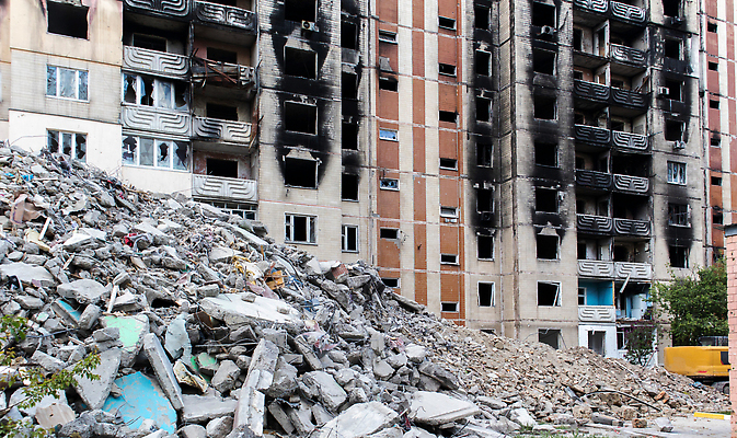 포토 JPG 해외이미지 외관 벽 건축양식 창문 유리 불 아파트 주택 사람없음 건물 고층빌딩 손상 로켓 긴급 도시 위험 폭격 공격 폭발 사건 버리기 대포 깨짐 재 재앙 파멸 화상 해외202310 해외포토 자연요소 건축물 건축 무기 컨셉 모션 재질 빌딩 상처 파일형식 소멸