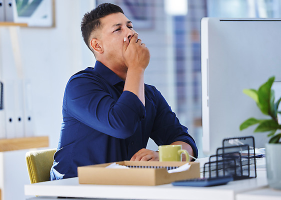 포토 JPG 해외이미지 남자 화분 화초 의자 스트레스 피곤 한명 앉기 상반신 성인 옆모습 컵 사무실 모니터 졸음 책상 문서 하품 입가림 성인남자한명만 해외202310 해외포토 식물 1 식기 감정 뷰포인트 가구 컨셉 비즈니스 모션 사람 컴퓨터 가림 생리현상 남자한명만 성인남자만 파일형식