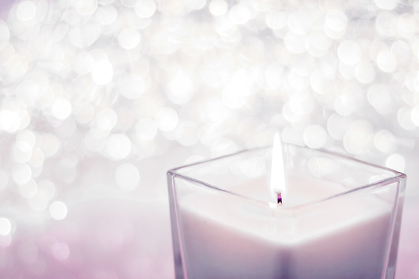 포토 JPG 해외이미지 촛불 사람없음 반짝임 보케 연보라색 빛망울 해외202310 해외포토 초 모션 빛 보라색 파일형식