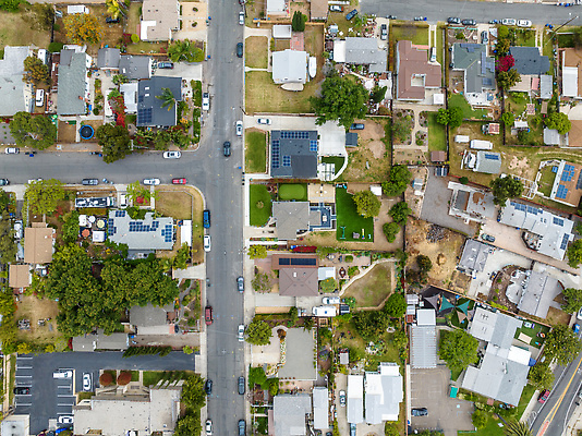 포토 JPG 해외이미지 나무 응시 공원 도로 자연 하늘 주택 풍경 사람없음 야외 초록색 파란색 도시풍경 환경 계곡 미국 회색 도시 빌라 언덕 캘리포니아 타운 남쪽 산티아고 조감도 해외202310 해외포토 식물 시선 공공시설 길 컬러 북아메리카 교통시설 건물 방향 생태계 파일형식