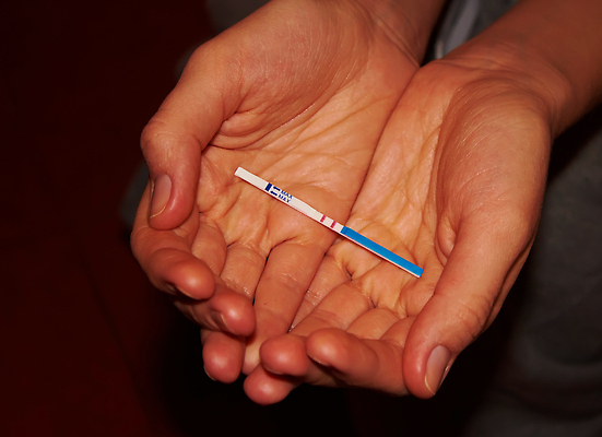 포토 JPG 해외이미지 1 손 여자 행복 어린이 선 컨셉 손가락 가족 성공 엄마 미래 설계 새로움 주택 건강 관리 사람 성인 사람없음 치료 임산부 임신 기쁨 흰색 아기 잡기 결과 기적 긍정 고립 돌봄 해외202310 해외포토 감정 컬러 의학 관계 모션 건물 신체부위 파일형식